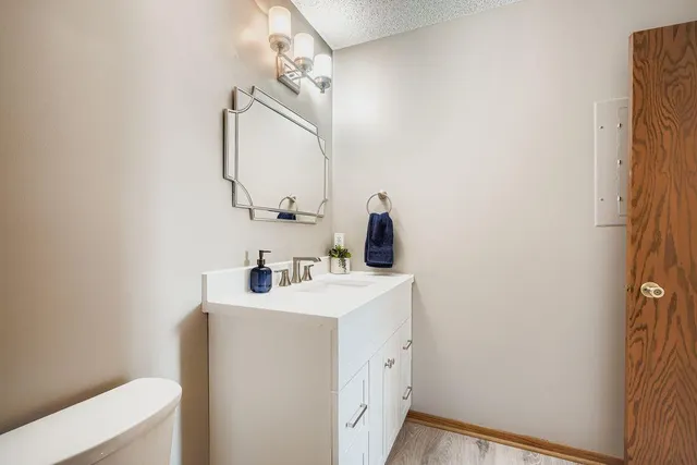 $230,000 | 927 Pondview Court, Vadnais Heights, MN 55127