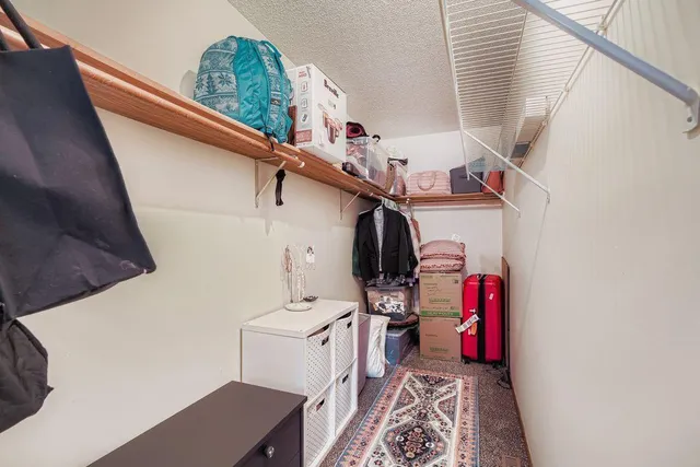 $230,000 | 927 Pondview Court, Vadnais Heights, MN 55127