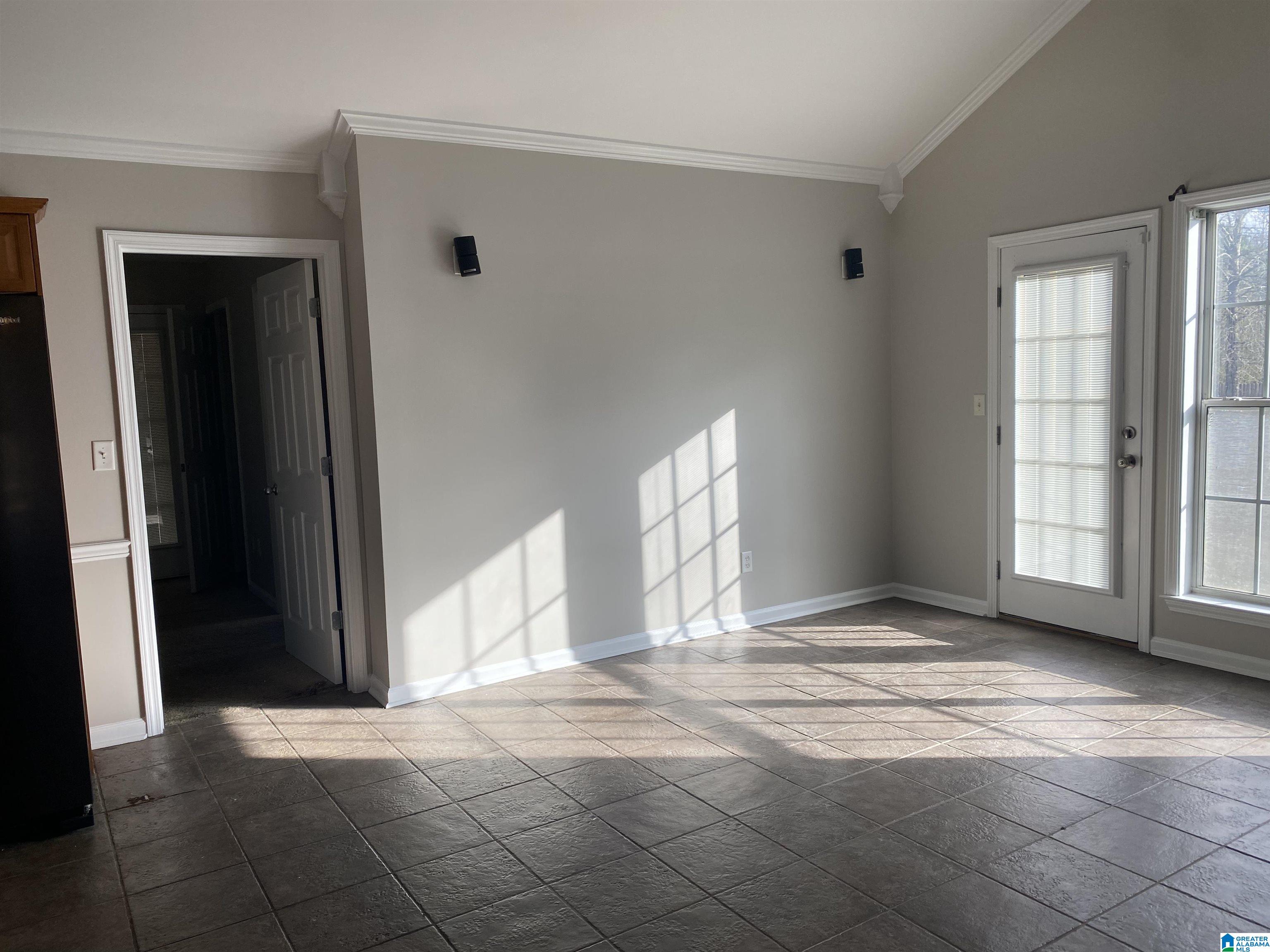 582 Cahaba Manor Drive Pelham, AL 35124 - Photo 4 of 13