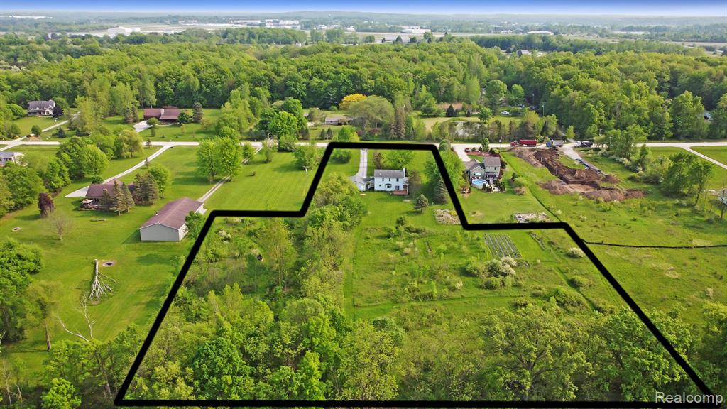 3710 Warner Road Howell, MI 48855 - Photo 3 of 31