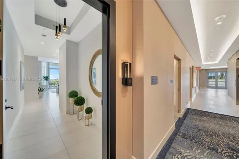 $2,000,000 | 153 North Seabreeze Boulevard, Unit 403, Fort Lauderdale, FL 33304
