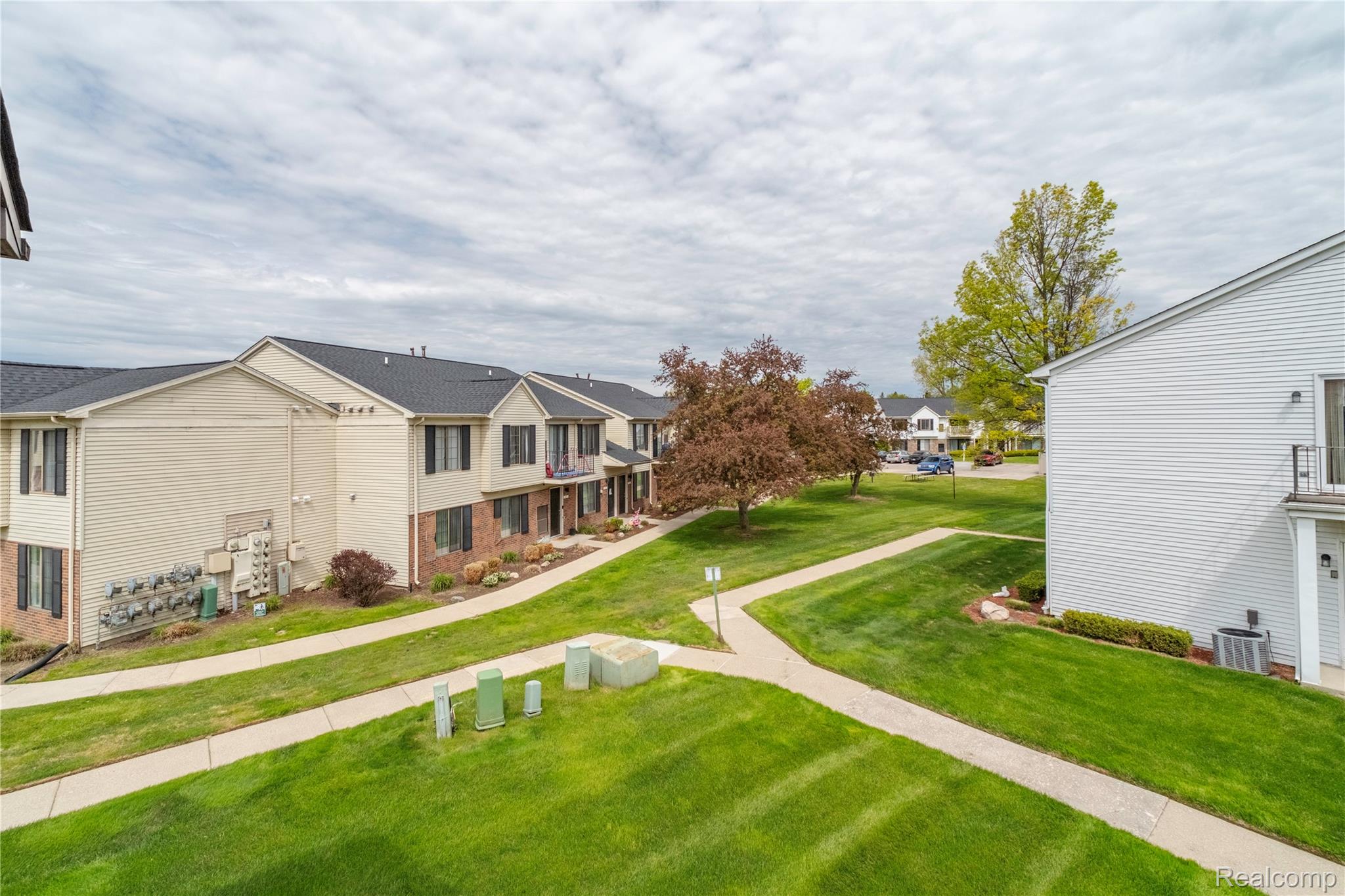 42564 Saratoga Road, Unit 31 Canton, MI 48187 - Photo 6 of 26 42564 Saratoga0006.jpg