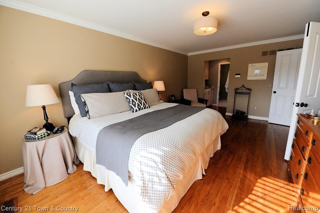 2643 Munster Road Rochester, MI 48309 - Photo 32 of 70 Master Suite 16.jpg