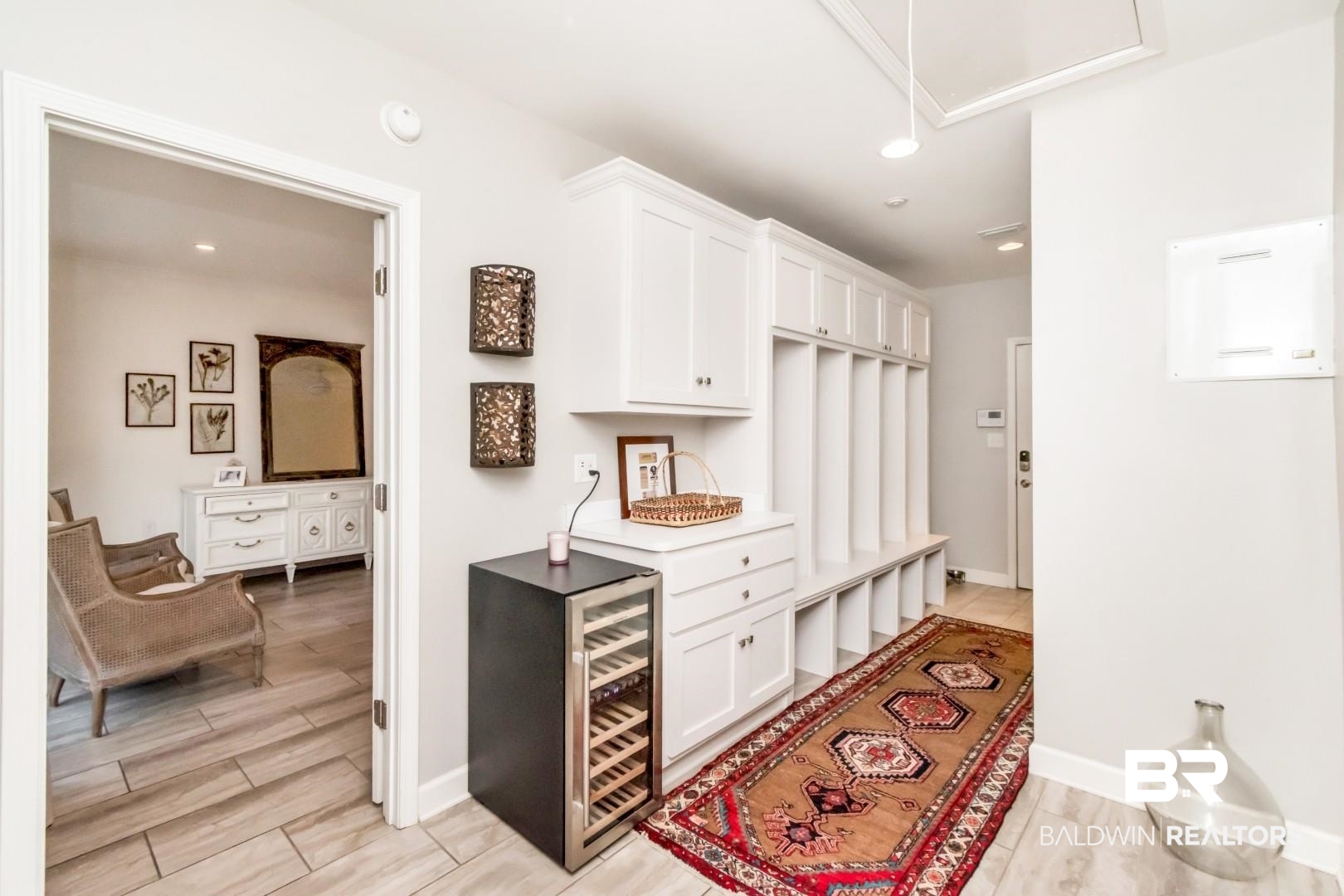 154 Fenwick Road Mobile, AL 36608 - Photo 30 of 48 Mudroom featuring wood tiled floors, beverage cooler, and recessed lighting