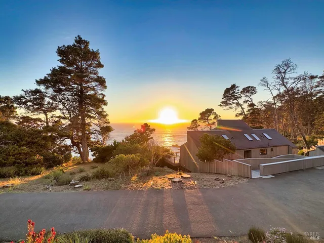 $2,975,000 | 33755 Yardarm Drive, The Sea Ranch, CA 95497