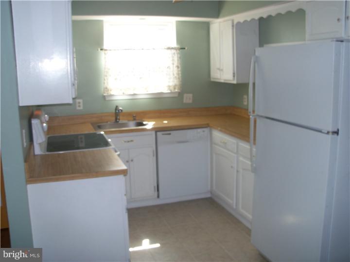 2008 Fort Bevon Road Harleysville, PA 19438 - Photo 4 of 17 Kitchen