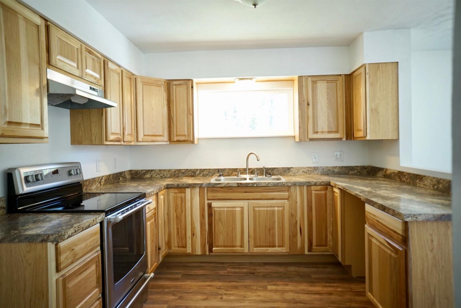 3870 New Hope Road Grants Pass, OR 97527 - Photo 2 of 15 Additional Photo