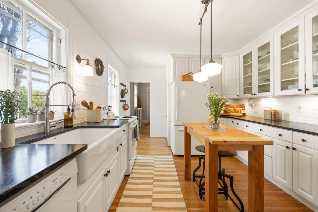 19 Waltham Street Maynard, MA 01754 - Photo 14 of 39