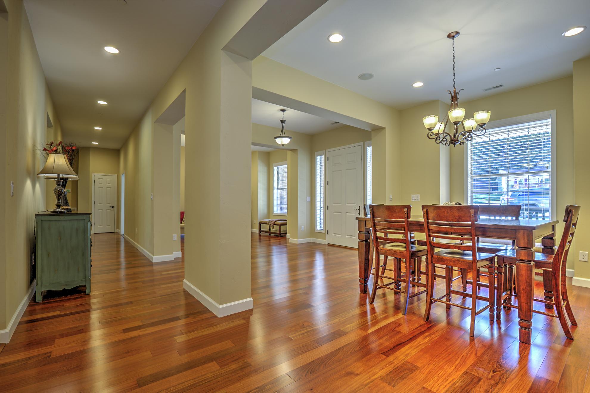 1050 Kessler Mill Road Salem, VA 24153 - Photo 3 of 34 Dining, Hall, Entrance