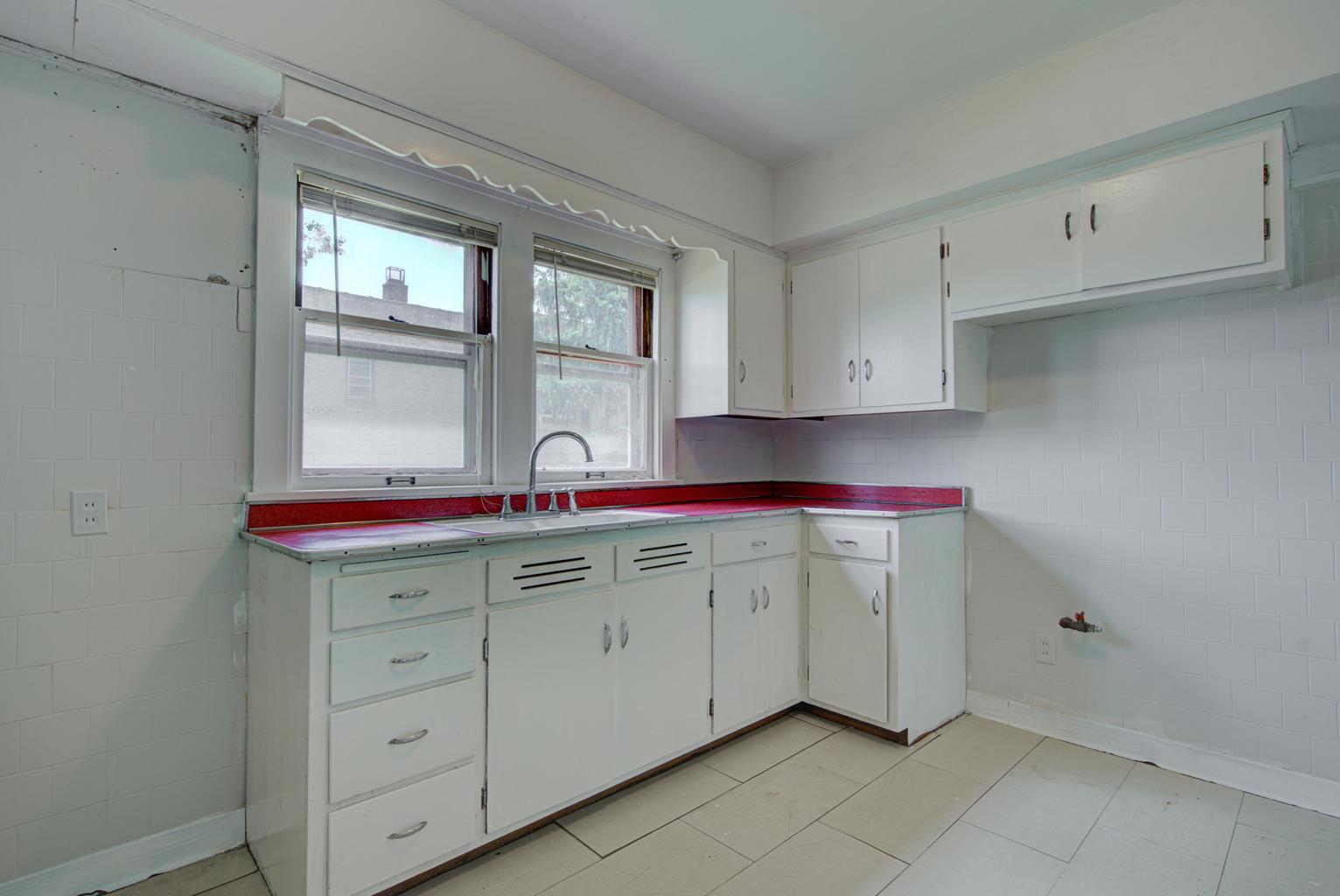 2724 North 53rd Street Milwaukee, WI 53210 - Photo 8 of 28 Kitchen Main