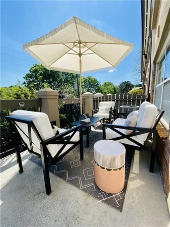 $2,450 | 6980 Roswell Road, Unit B6, Atlanta, GA 30328