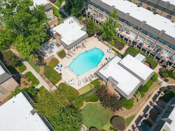 $2,450 | 6980 Roswell Road, Unit B6, Atlanta, GA 30328