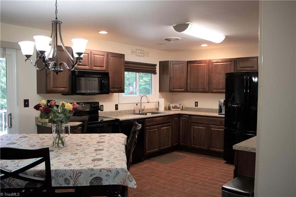 116 Sagewood Road Jamestown, NC 27282 - Photo 8 of 38 Gallery Image 8