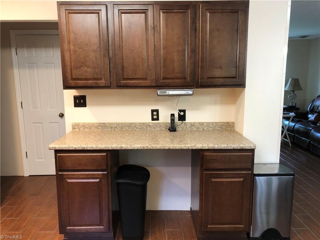 116 Sagewood Road Jamestown, NC 27282 - Photo 10 of 38 Gallery Image 10