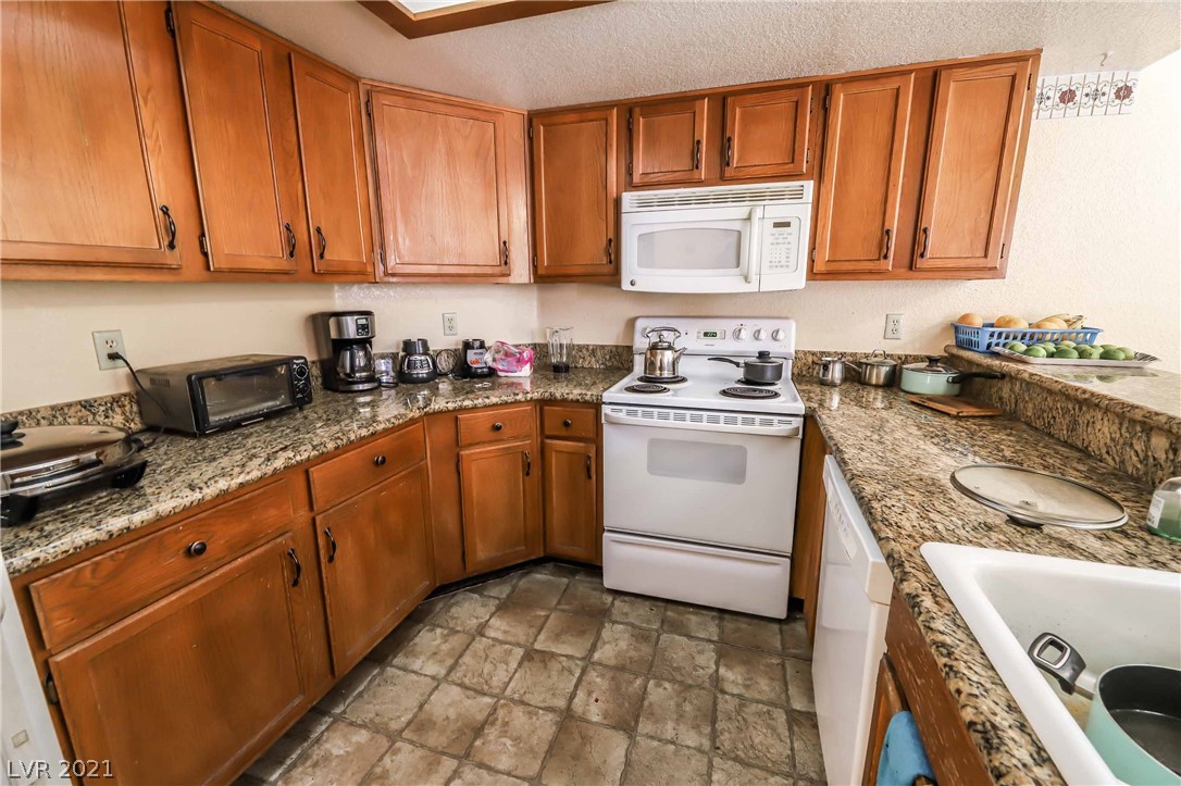 6250 West Flamingo Road, Unit 162 Las Vegas, NV 89103 - Photo 8 of 31