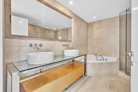 $5,800 | 6000 Indian Creek Drive, Unit 6A, Miami Beach, FL 33140