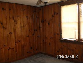 142 East Williams Road Hendersonville, NC 28792 - Photo 5 of 8 Gallery Image 5