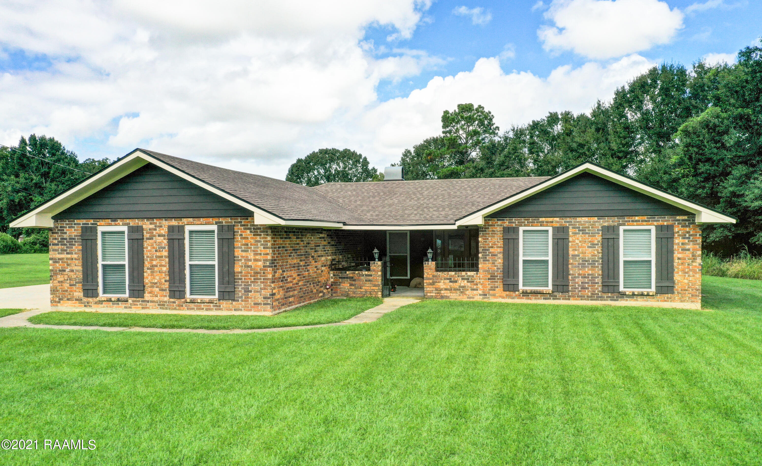 202 Hulin Road Broussard, LA 70518 - Photo 1 of 9 Gallery Image 1
