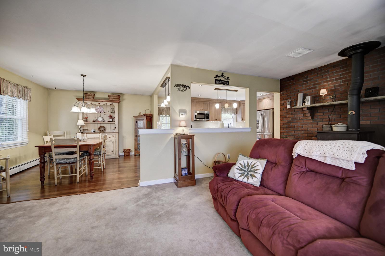 103 West Millstream Road Cream Ridge, NJ 08514 - Photo 7 of 40