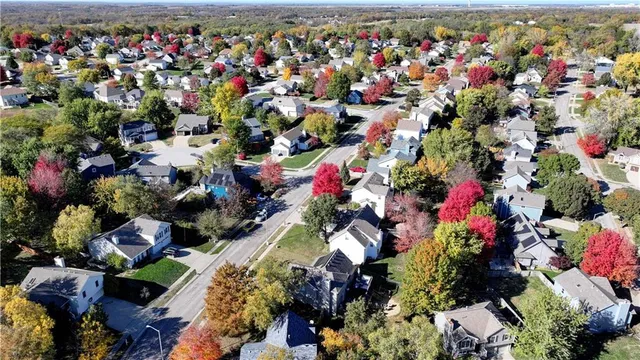 $369,900 | 8505 North McDonald Avenue, Kansas City, MO 64153