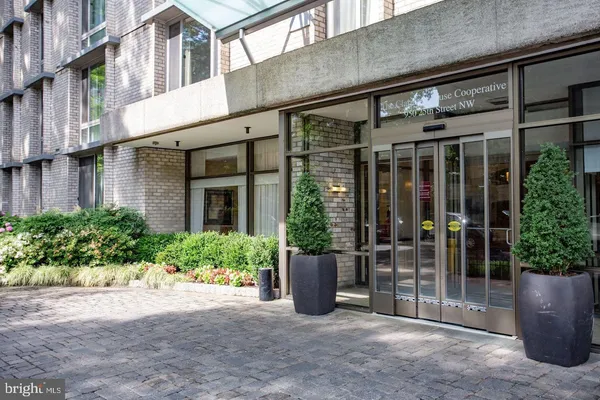$1,875 | 950 25th Street Northwest, Unit 523N, Washington, DC 20037