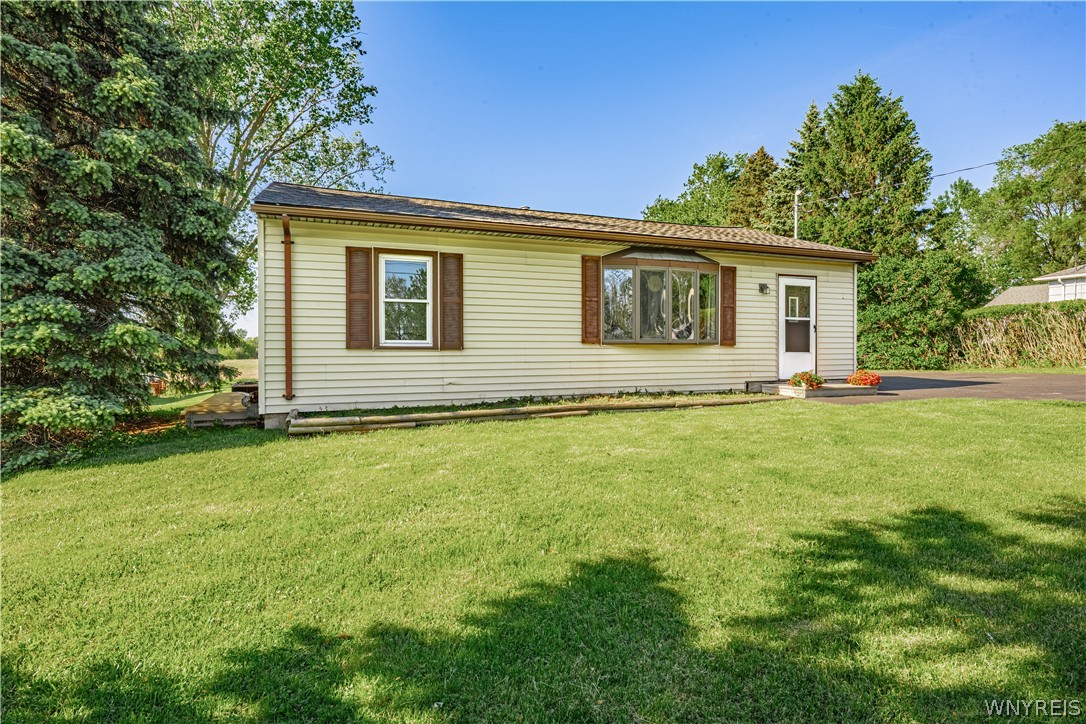 3541 Saunders Settlement Road Sanborn, NY 14132 - Photo 1 of 34