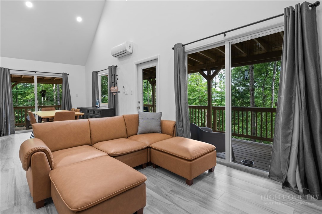 229 Greenbriar Road Beech Mountain, NC 28604 - Photo 4 of 40
