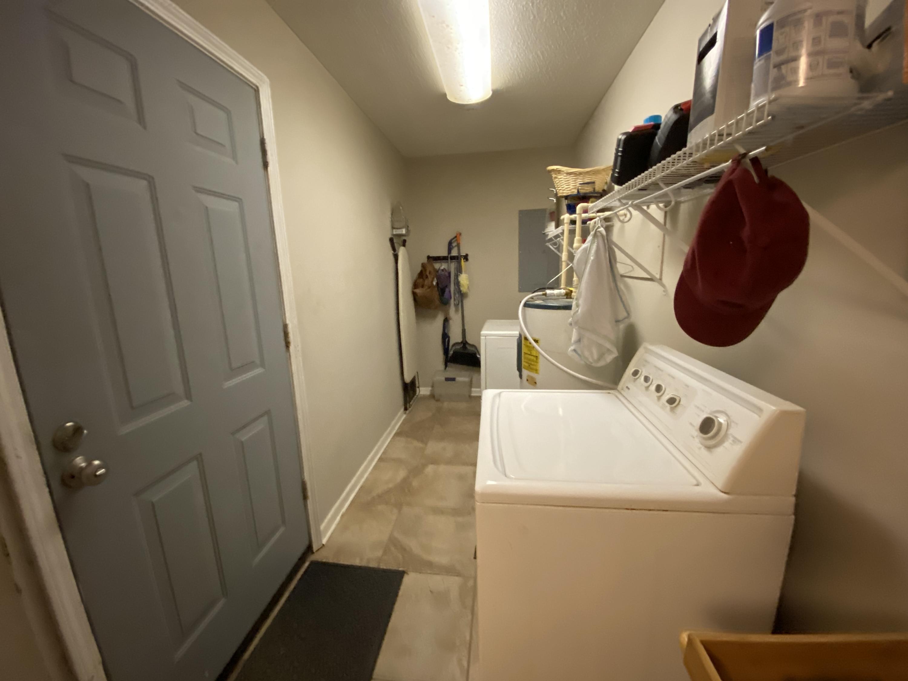 631 French Road Byhalia, MS 38611 - Photo 5 of 13 Laundry