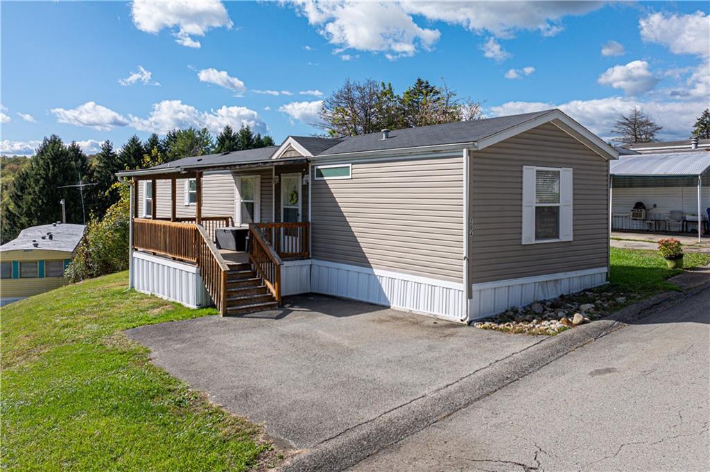 204 Castle Road Washington, PA 15301 - Photo 2 of 29 Gallery Image 2