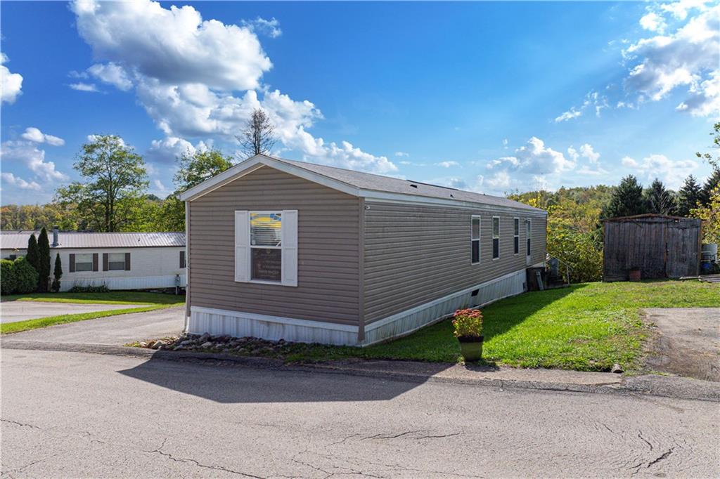 204 Castle Road Washington, PA 15301 - Photo 3 of 29 Gallery Image 3