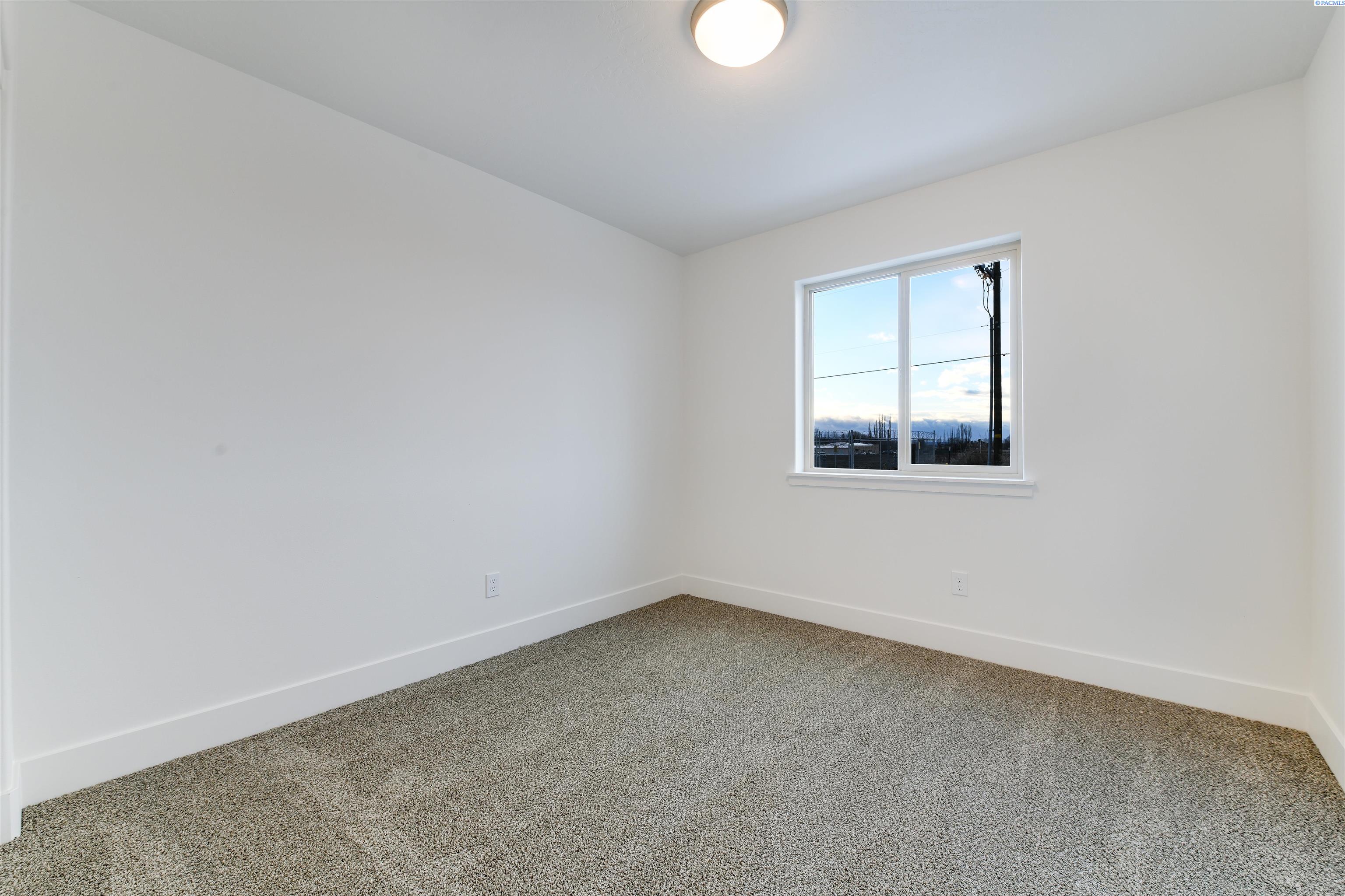 915 North Euclid Road Grandview, WA 98930 - Photo 10 of 19 Gallery Image 10