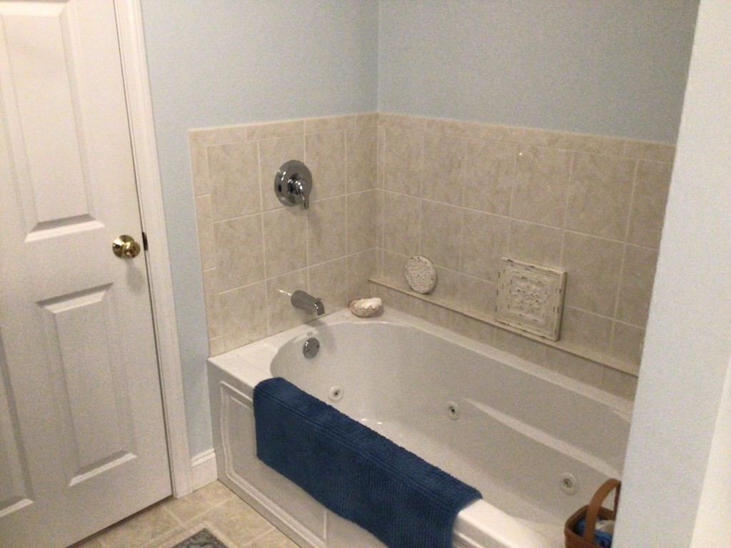10 Village Way, Unit 10 Rutland, MA 01543 - Photo 20 of 41