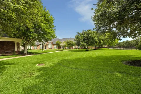 $335,000 | 3338 Knollcrest Lane, Pearland, TX 77584