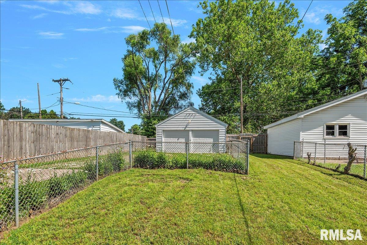 523 Wood Avenue Springfield, IL 62702 - Photo 23 of 30 Gallery Image 23
