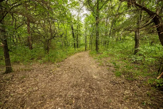 $115,440 | 13 Hwy Highway, Higginsville, MO 64037