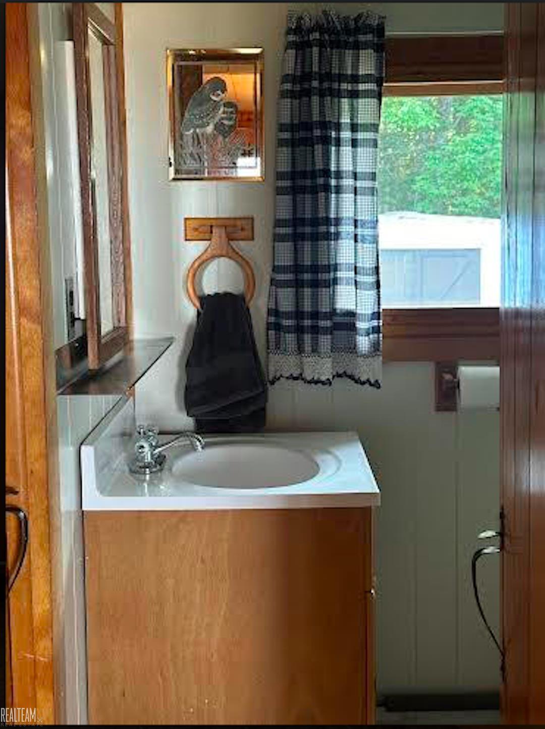 10403 North Whitefish Point Road Paradise, MI 49768 - Photo 11 of 18