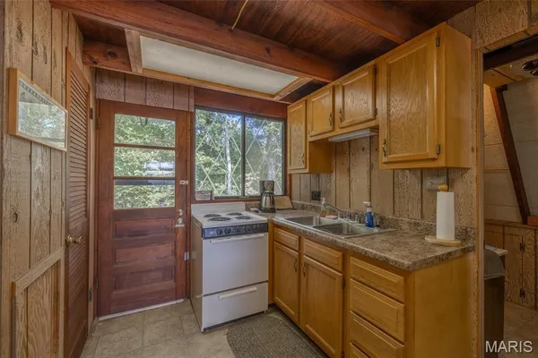 $449,900 | 417 Scheffborg Circle, Innsbrook, MO 63390