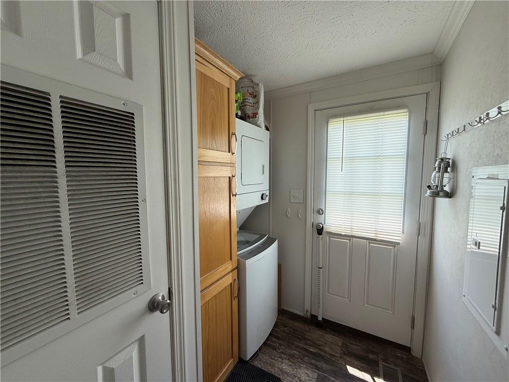 121 Rt 21 Mhp Carmichaels, PA 15320 - Photo 8 of 16 a bathroom with a granite countertop sink and a window
