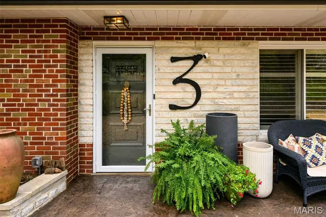 $845,000 | 3 Grantview Lane, St. Louis, MO 63123