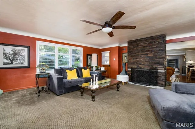 $845,000 | 3 Grantview Lane, St. Louis, MO 63123