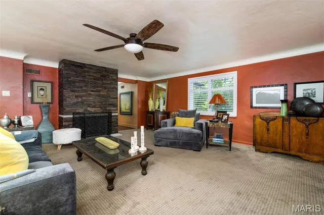 $845,000 | 3 Grantview Lane, St. Louis, MO 63123