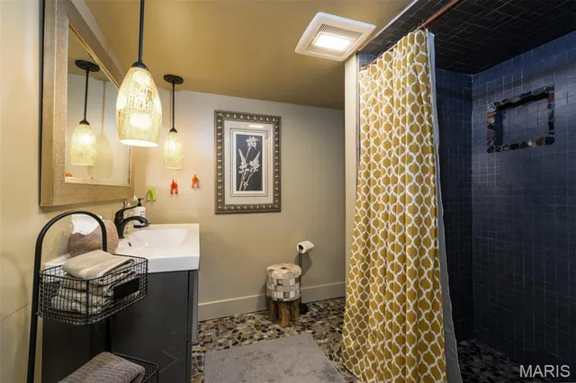 $845,000 | 3 Grantview Lane, St. Louis, MO 63123