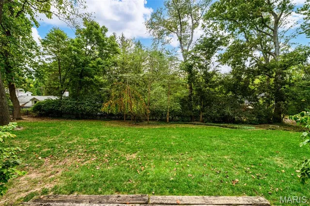 $845,000 | 3 Grantview Lane, St. Louis, MO 63123