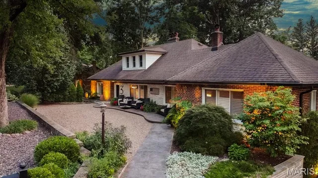 $845,000 | 3 Grantview Lane, St. Louis, MO 63123
