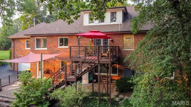 $845,000 | 3 Grantview Lane, St. Louis, MO 63123