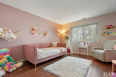 $535,000 | 1053 Wheatland Drive, Crystal Lake, IL 60014