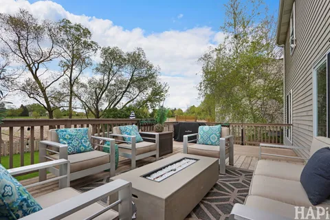 $535,000 | 1053 Wheatland Drive, Crystal Lake, IL 60014