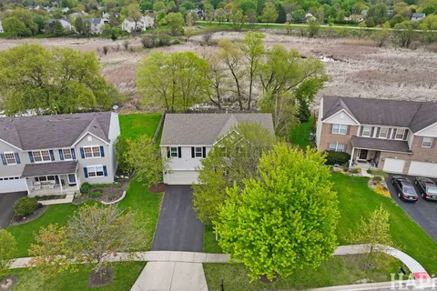 $535,000 | 1053 Wheatland Drive, Crystal Lake, IL 60014
