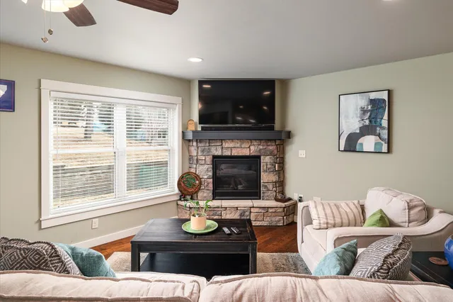 $367,900 | 450 Coronado Circle, Onalaska, WI 54650