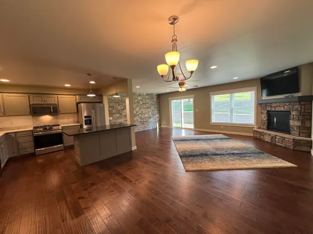 $367,900 | 450 Coronado Circle, Onalaska, WI 54650